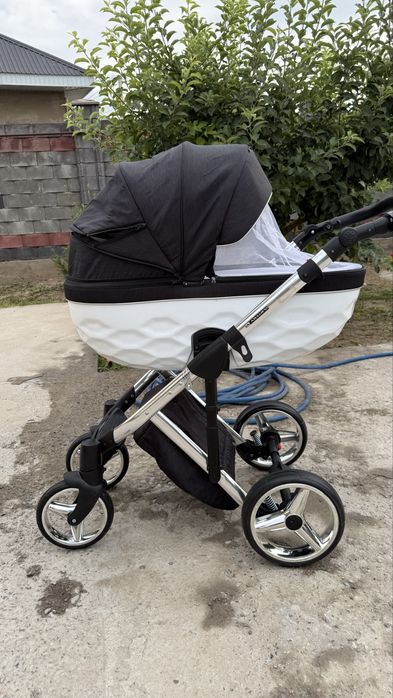 Продам коляску Adamex
