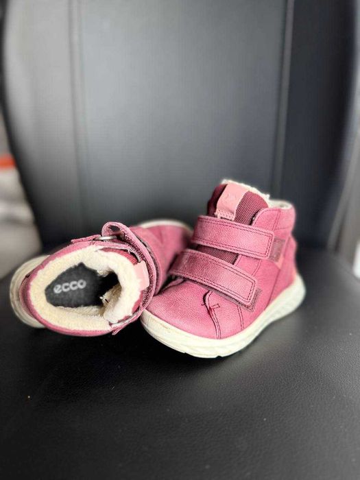 Cizme de iarna Ecco cu gore-tex, marimea 23