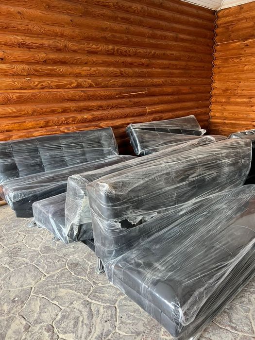 диван черный новый в пленке