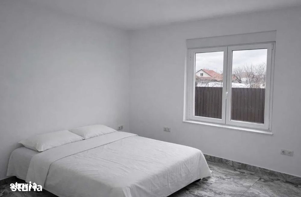 Parter casă nouă de închiriat – 110 mp, 3 camere, curte