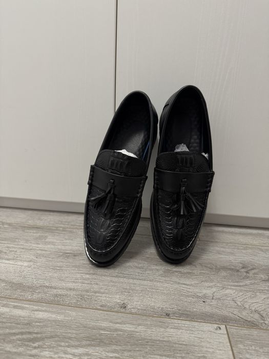 Pantofi eleganti noi