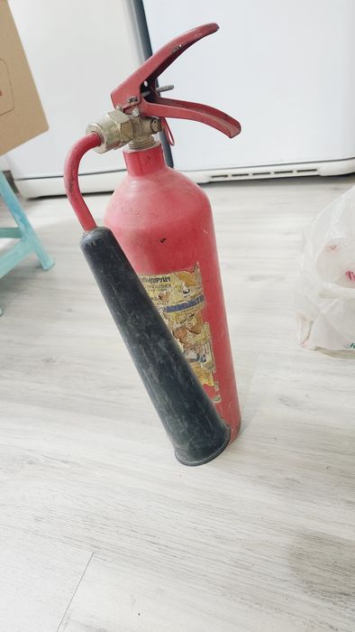 Продам огнетушитель , б/у