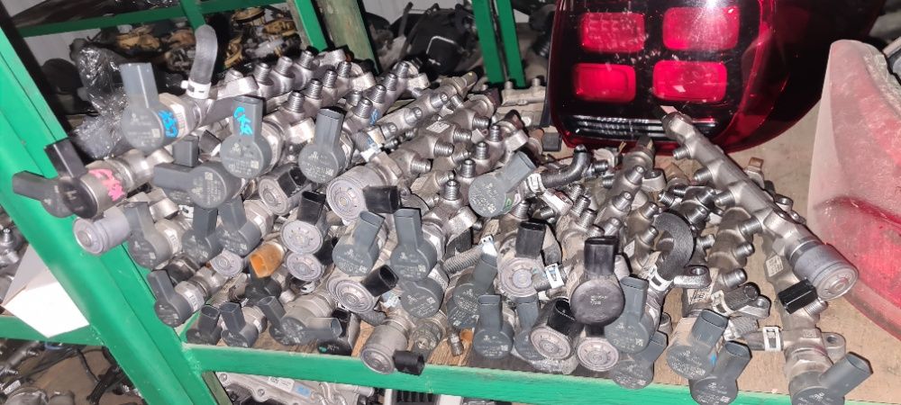 Rampa injectoare Vw Golf 7 Skoda Octavia 3 1.6 TDI CXX DDY 2015 - 2019