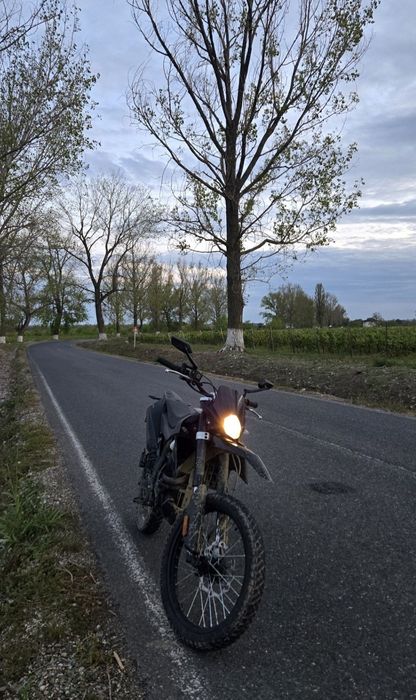 Super moto Aprilia Rx 125 2021 / malaguti xtm 125(aceeasi motocicleta)