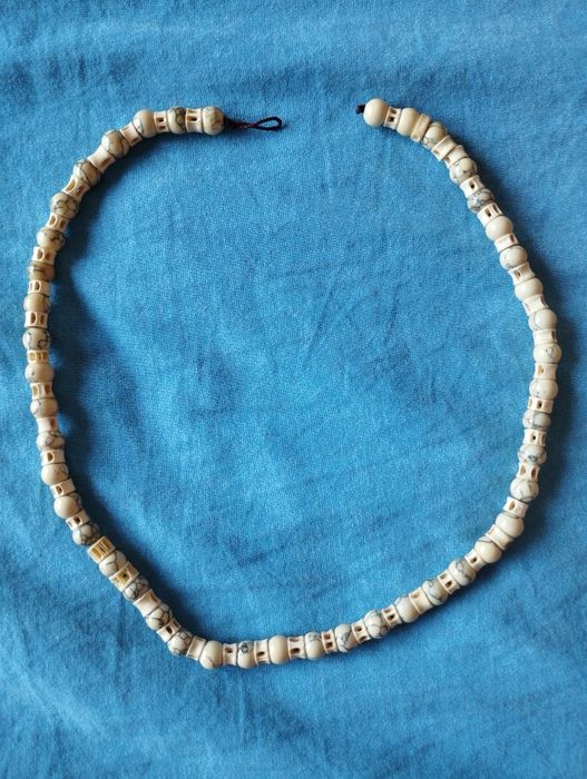 Колие от камъни .