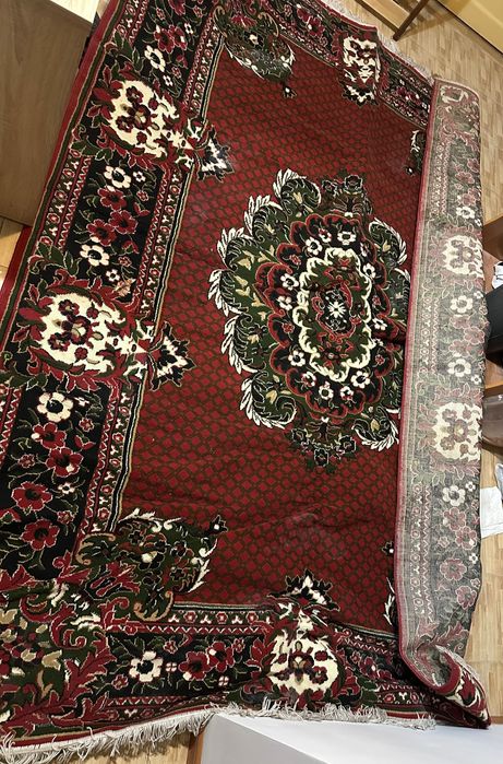 Продам ковер 2.5 на 3.5 бу