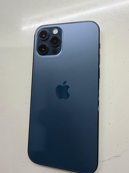 Продам Iphone  12 Pro