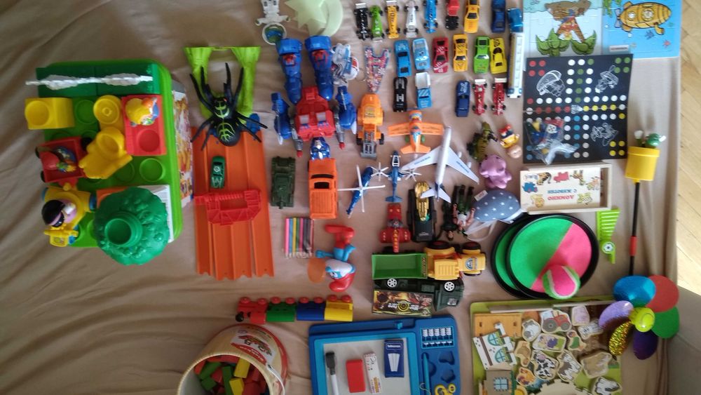 Комплект от разнообразни детски играчки за 20лв