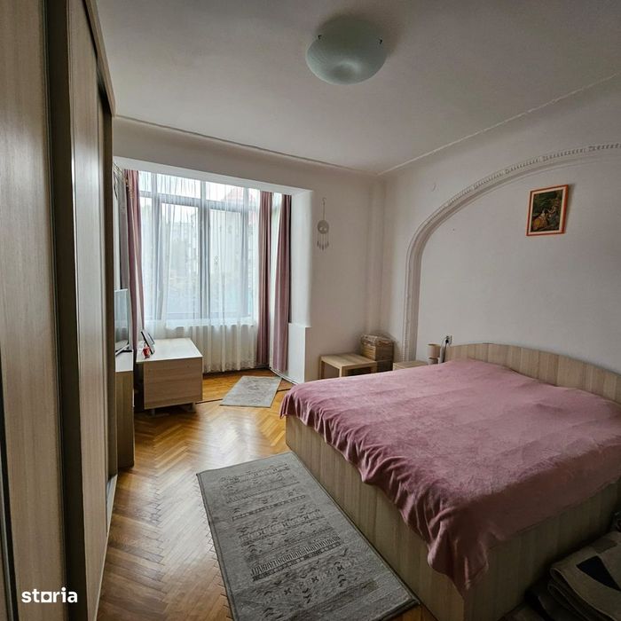 Parter 5camere in vila interbelica/curte/rezidential/comercial/renovat