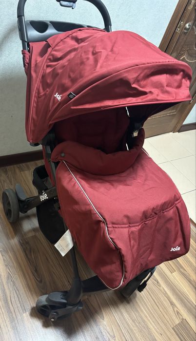 Продам коляску Joie