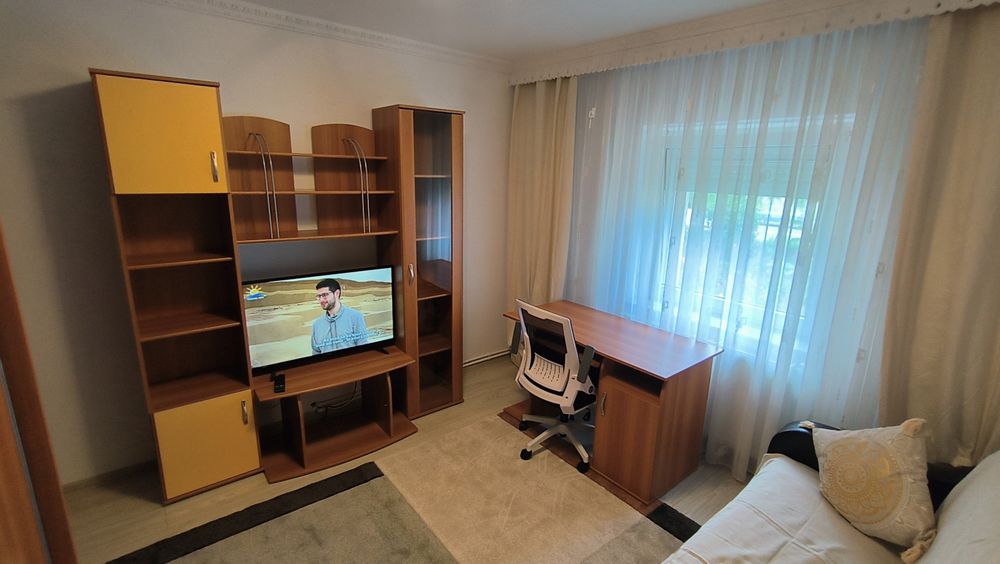 Proprietar, închiriez ap 3 cam, 2 bai, in vila