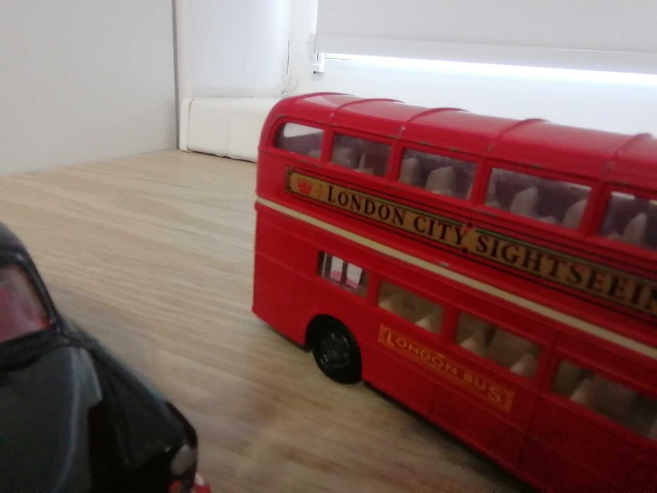 Mașinuțe metalice jucărie London taxi Bus