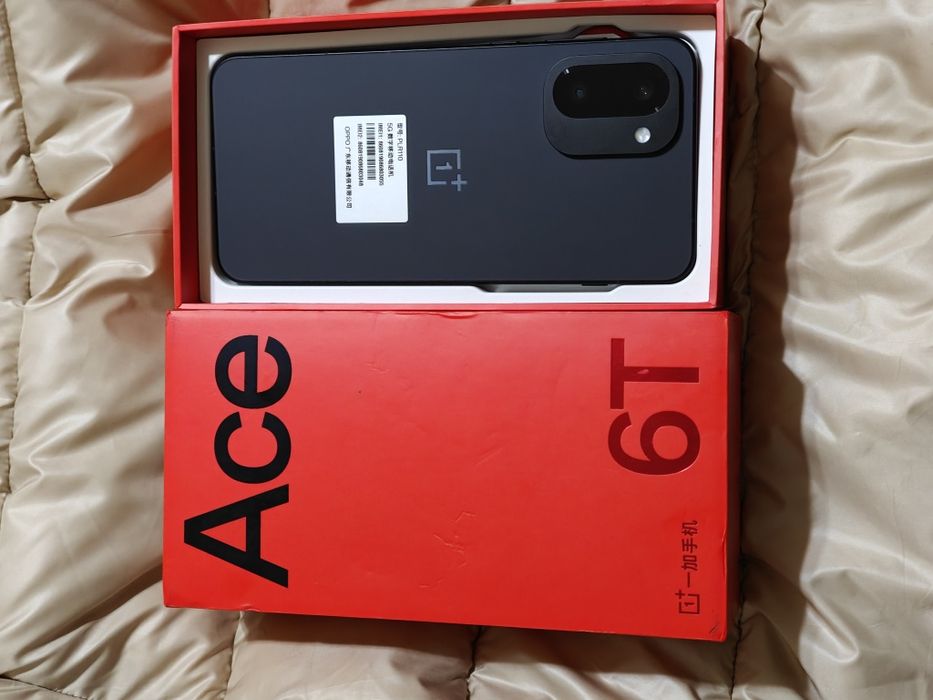 One Plus Ace 6T 256 gb Ram 12 5G