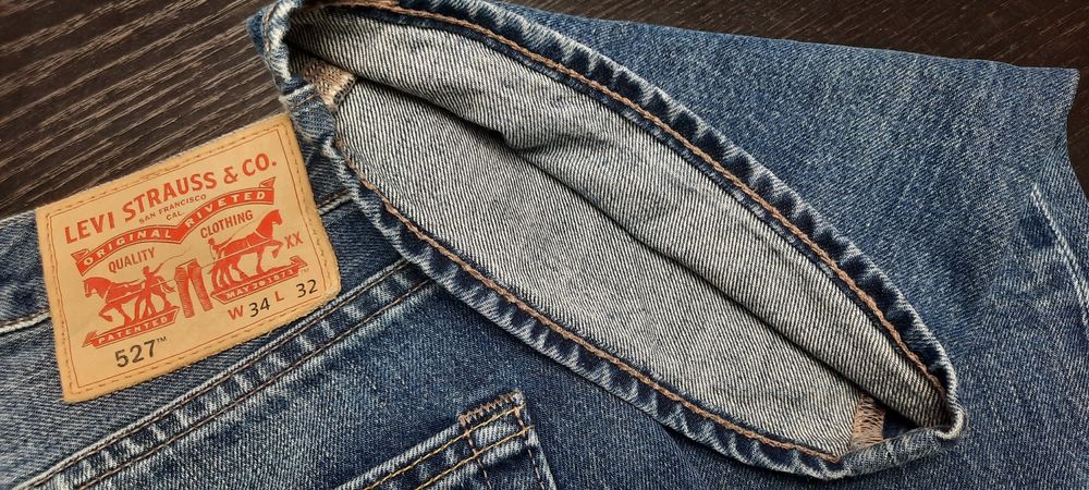 Blugi Levi Strauss