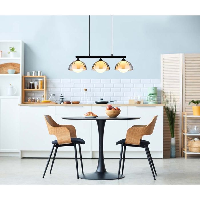 Полилей с абажури от опушено стъкло