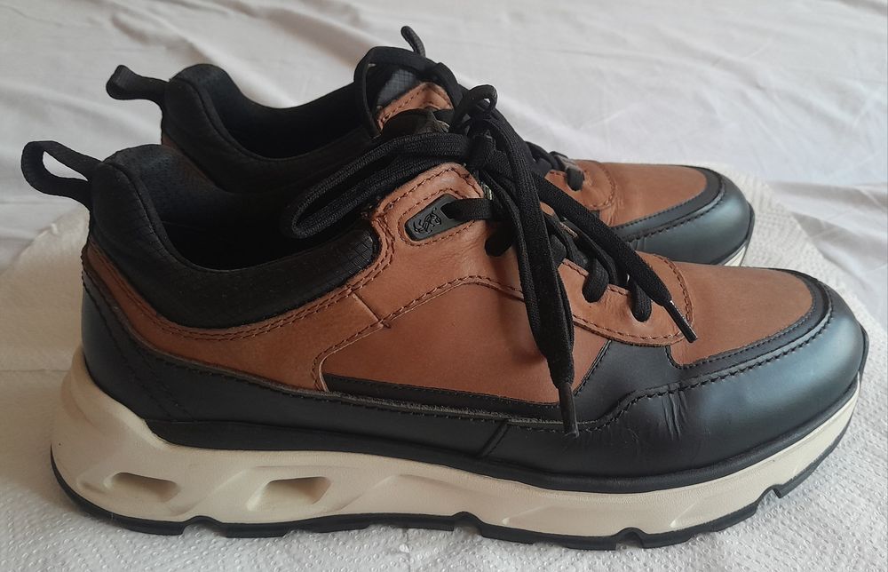 Adidasi Salamander de piele ca noi