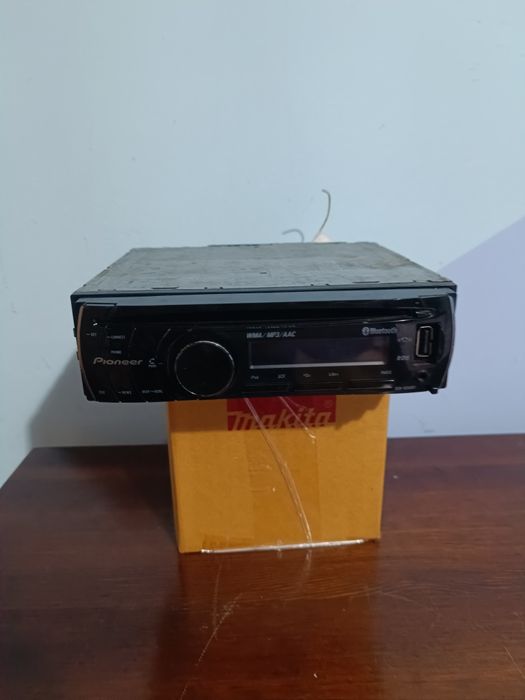 (Бартер) 2 CD плеъра Pioneer и JVC