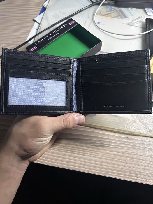 Ориганальный кощелек Tommy Hilfiger