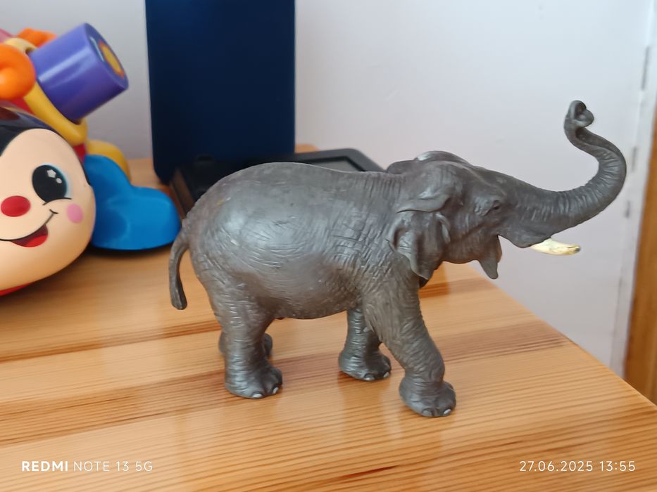 Останали последни бройки от колекцията на слончета