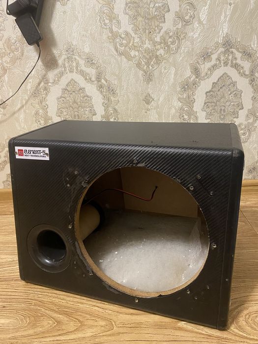 Продам короб под сабвуфер 12 размер