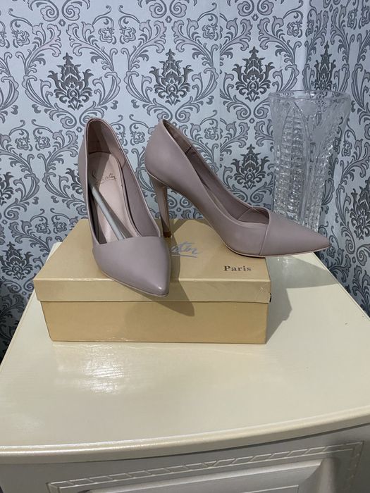 Продам 2 пары туфлей