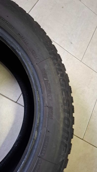 2бр зимни гуми Bridgestone 215 55 17