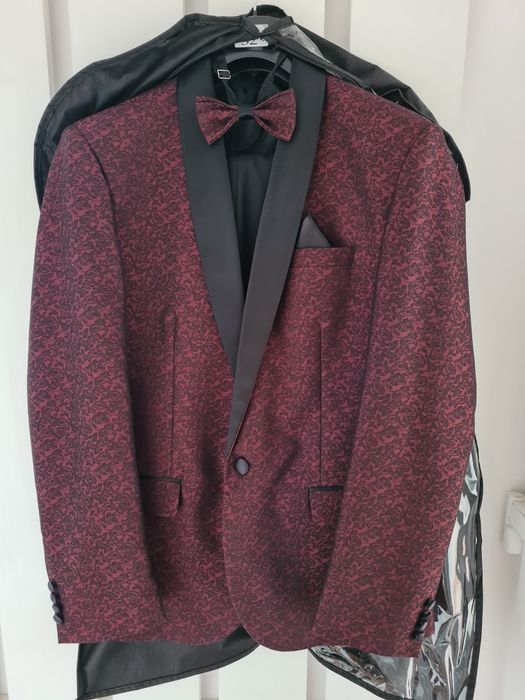 Vând Costum Nunti / botezuri,  ocazii speciale Elegante mărime M / L