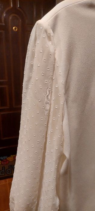 Vând rochie alba DKNY