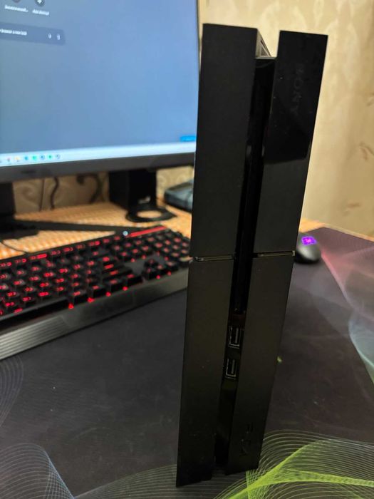 Продам Playstation 4