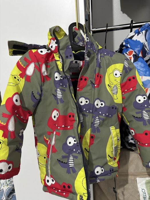 Продам детскую зимнюю куртку