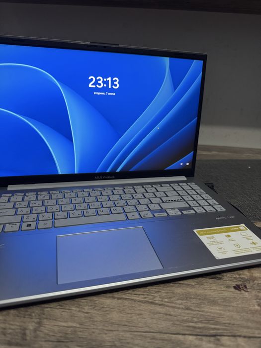 Asus Vivobook ideal holatda