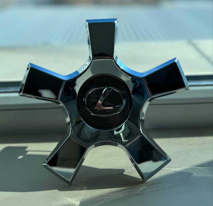 Заглушки для дисков на Lexus 570