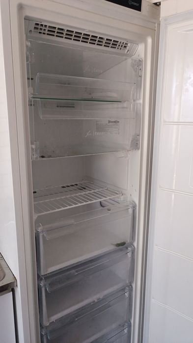 Сарыагаш продам Индезит морозильник б/у