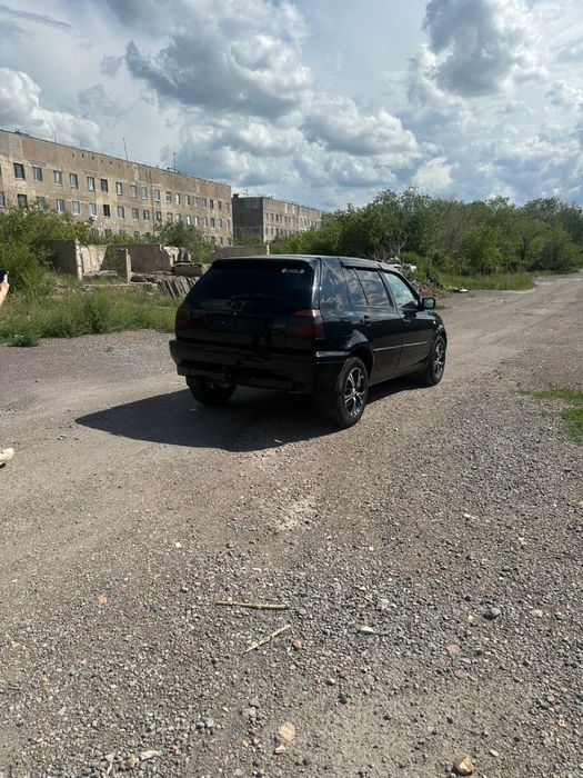 Продам машину Volkswagen golf 3