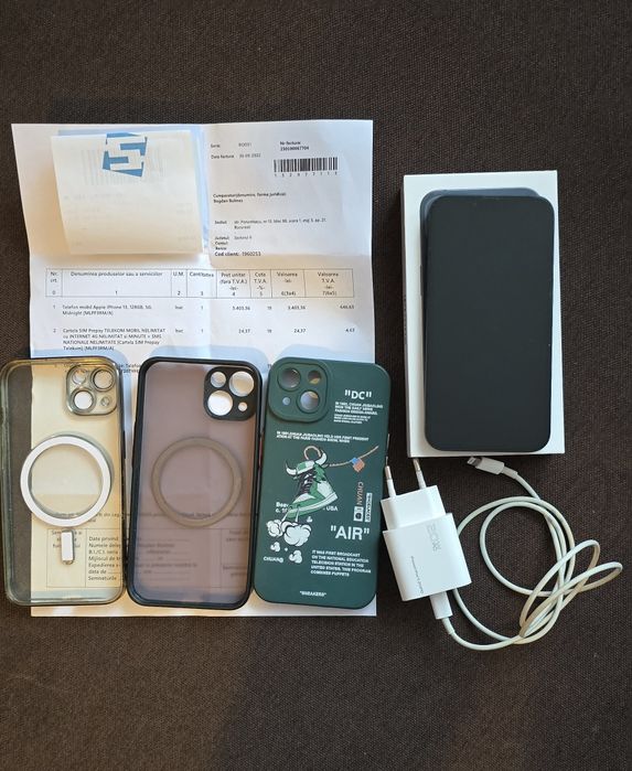 IPhone 13 5 G 128 GB cu 3 huse si factura originala