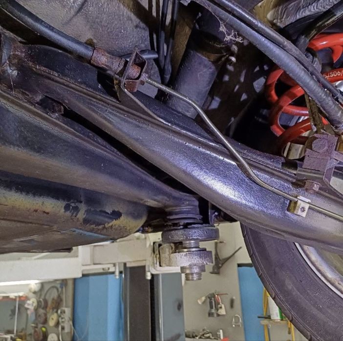 Bmw e30 320i touring fara rugina