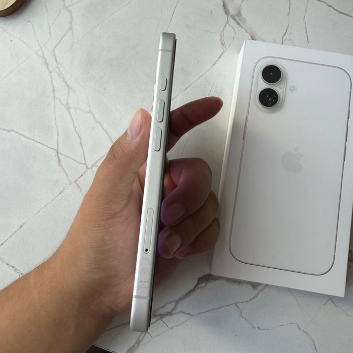 Продам айфон iphone 16