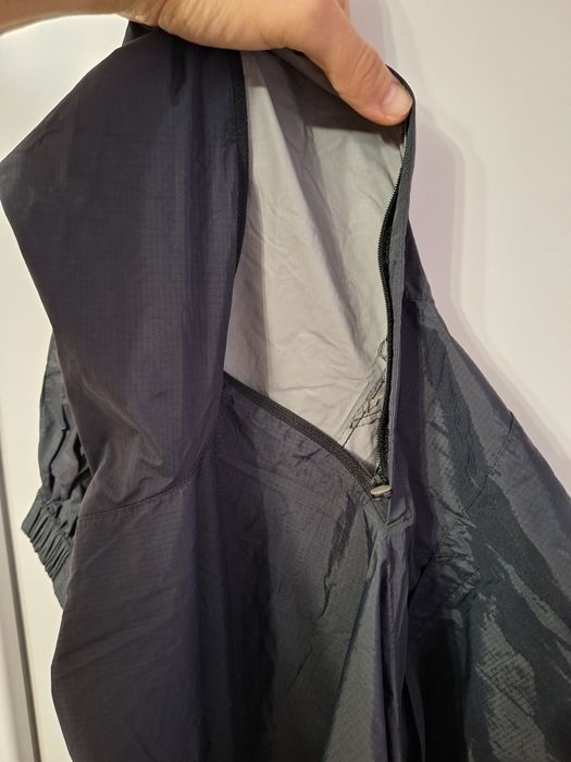 Vând geaca Merrell antivant pt alergari/ drumetii