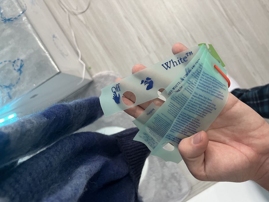 Pulover Off White Marimea M fit L ,nou cu etichete