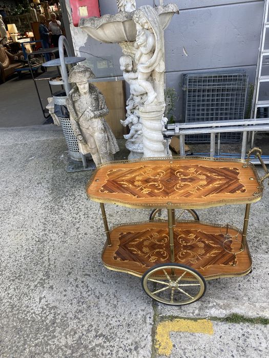 Френска маса за сервиране с интарзия