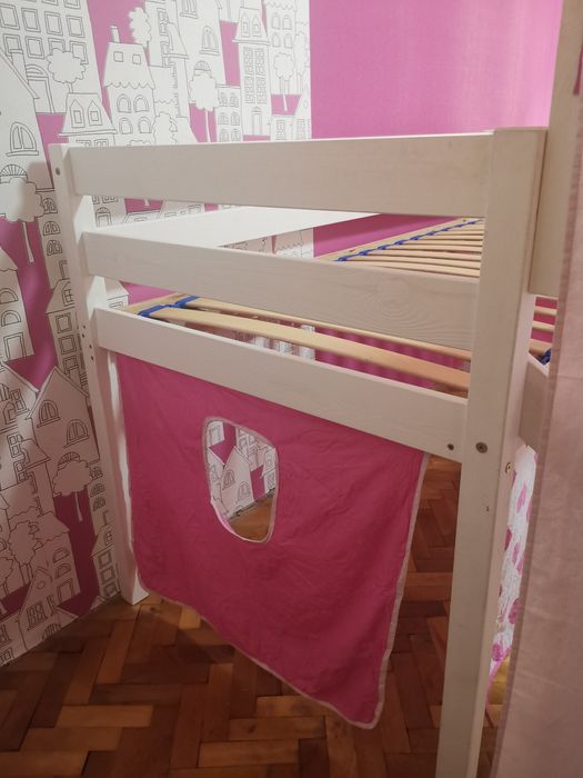 Легло с пързалка