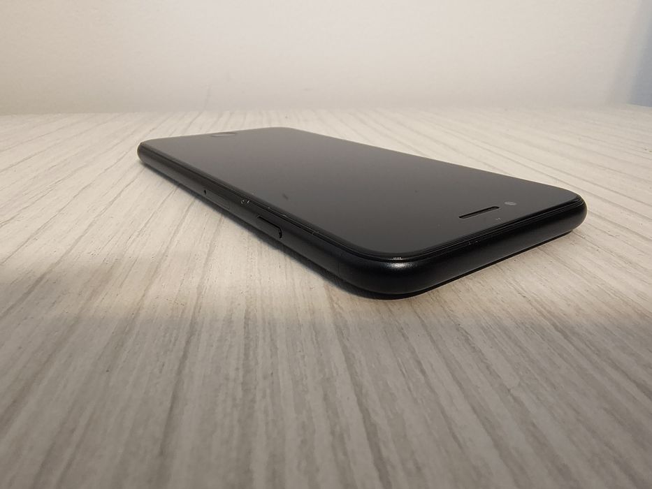 Apple iPhone SE 3 (2022) 64GB 5G negru