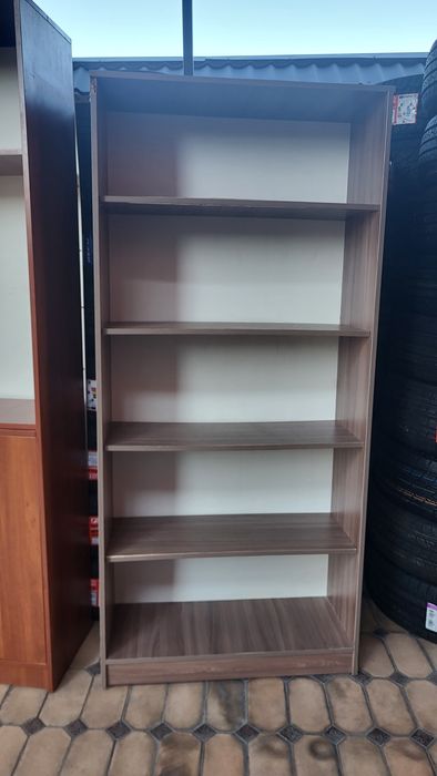 Офисная мебель. Столы и шкафы