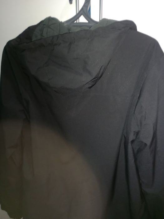 Продам ветровку фирма Under Armour