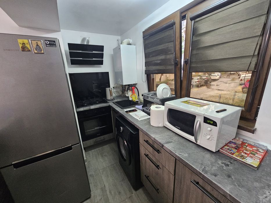 Închiriez apartament