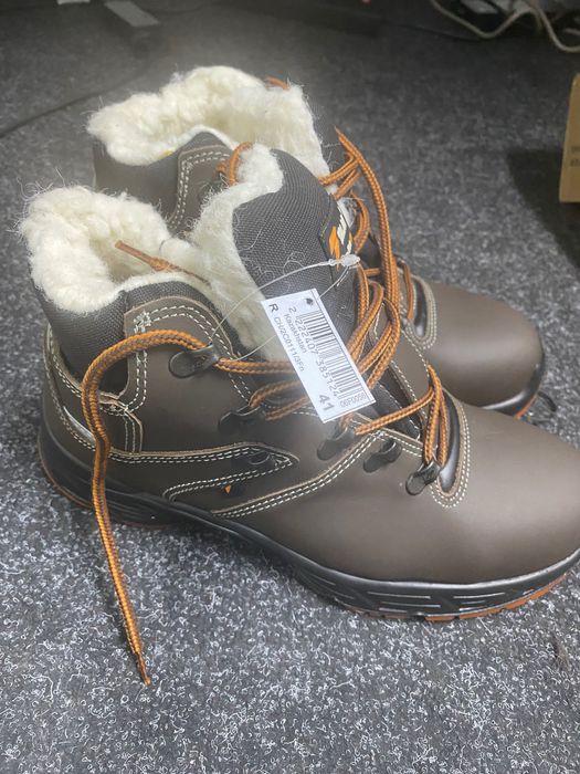 Новые кожаные рабочие ботинки (для стройки)