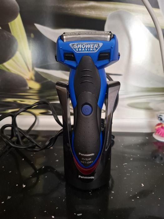 Продавам самобръсначка Панасоник.