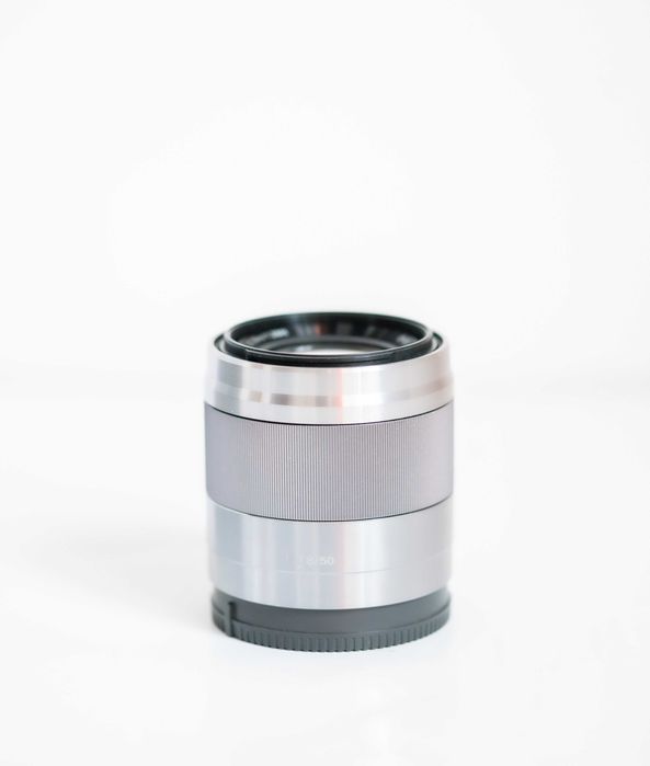 Obiectiv SONY E 50mm f1.8 OSS cu stabilizare de imagine