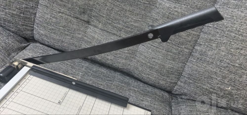 сабельный резак для бумаги (модель Deli Paper Cutter
