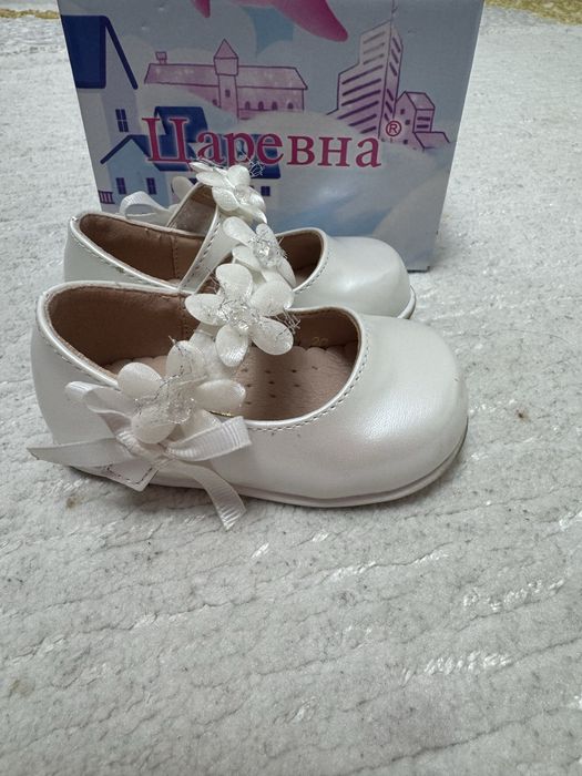 Продам туфли на годик